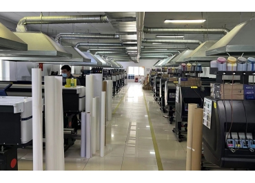 美國(guó)惠普高精度寫(xiě)真噴繪機(jī)20臺(tái)（現(xiàn)場(chǎng)實(shí)景）